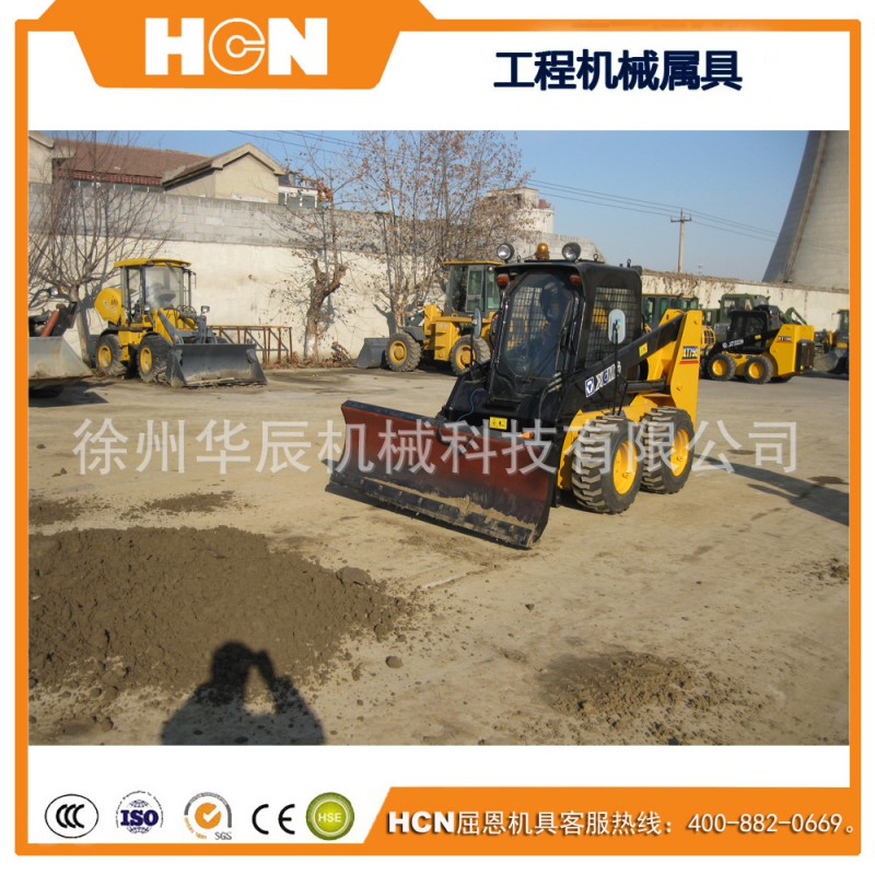 推土鏟配滑移裝載機(jī)，推土鏟價格，廠家直銷推土板