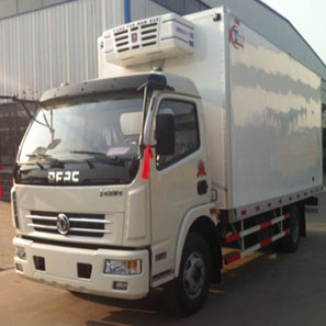 東風(fēng)天錦7.8噸冷藏車