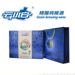 山東云小白酒業(yè) 臻質(zhì)版禮盒 白酒禮盒定制企業(yè)定制團(tuán)購批發(fā)代理   白酒代理廠家