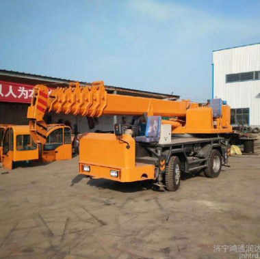 濟(jì)寧通達(dá) 5噸6噸自制吊 490發(fā)動(dòng)機(jī) 汽車吊 拐彎靈活