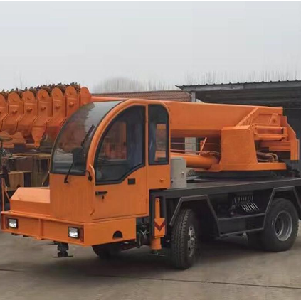 濟(jì)寧吊車6噸小吊車495發(fā)動(dòng)機(jī) 無(wú)尾配重鐵變形伸縮吊車 拐彎靈活 汽車吊