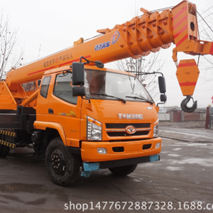 濟(jì)寧小吊車國(guó)五唐駿698 唐駿898汽車吊車 國(guó)五12噸徐工臂 汽車吊