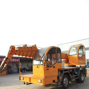 濟(jì)寧吊車6噸小吊車495發(fā)動(dòng)機(jī) 無(wú)尾配重鐵變形伸縮吊車 拐彎靈活 汽車吊