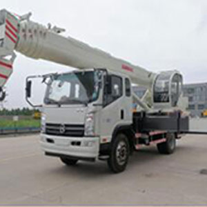 濟(jì)寧通達(dá) 凱馬12T汽車(chē)吊  汽車(chē)吊 拐彎靈活
