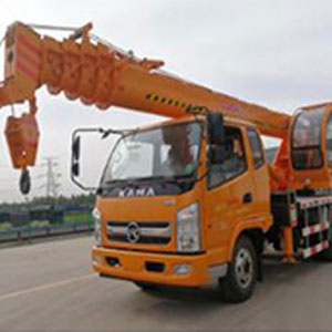 濟(jì)寧通達(dá) 凱馬8T汽車(chē)吊  汽車(chē)吊 拐彎靈活
