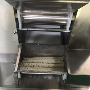 源頭廠家直銷仿手工餃子機(jī) 仿手工餃子機(jī)熱銷 仿手工餃子機(jī)