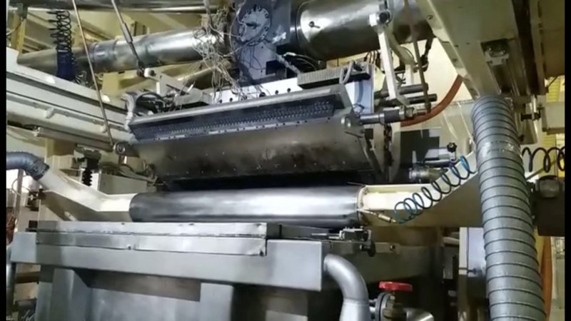 PE鋰電池阻隔膜擠出拉伸機(jī)生產(chǎn)線法國(guó)技術(shù)