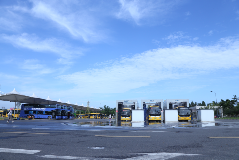 四川大巴洗車機 巴士洗車機
