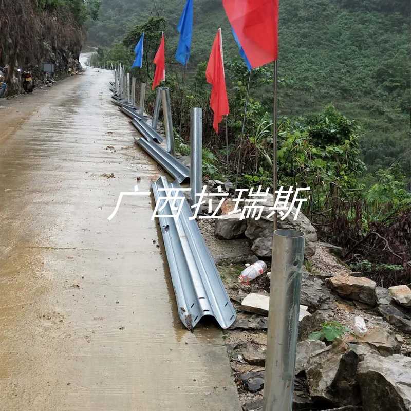 廣東波形護(hù)欄 噴塑護(hù)欄 鍍鋅護(hù)欄 廠家批發(fā)價(jià)格