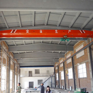 單梁橋式起重機(jī) 龍門(mén)吊，單梁起重機(jī)，雙梁起重機(jī)，龍門(mén)吊銷售，龍門(mén)吊租賃，龍門(mén)吊維修保養(yǎng)