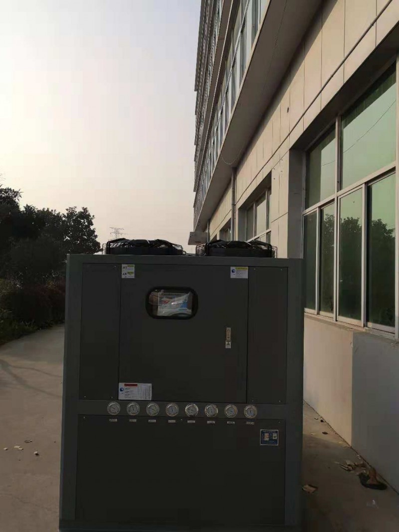 玫爾牌50HP風(fēng)冷螺桿式冷水機組 超低溫冷水機廠家