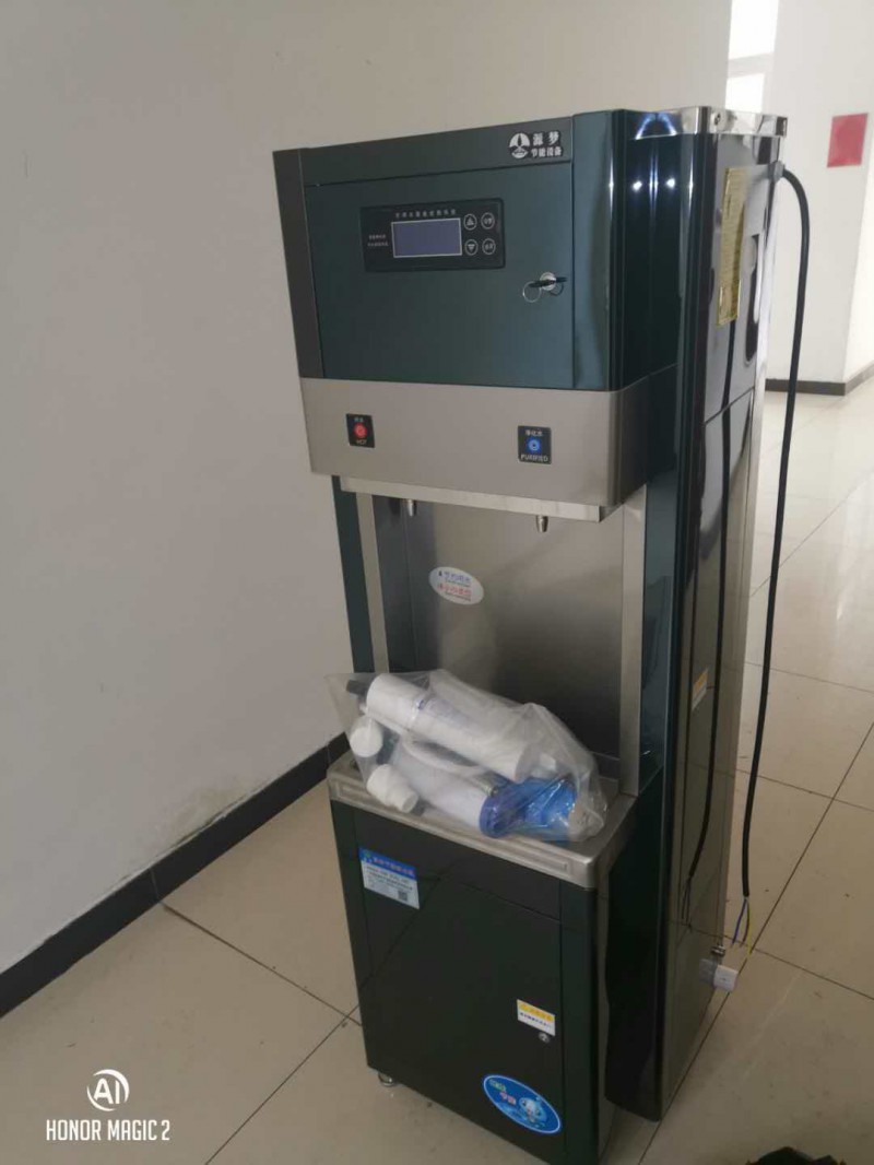諾潔開(kāi)水器 飲水機(jī)整機(jī)微電腦控制，步進(jìn)式加熱，出水即為開(kāi)水；