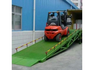 登車橋，全自行升降機(jī)，曲臂式升降機(jī)，導(dǎo)軌式升降機(jī)廠家直銷