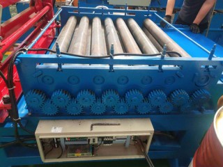 廠家直銷(xiāo) 全自動(dòng)校平機(jī) 定做不同厚度校平機(jī)設(shè)備