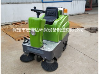 保定掃地車，電動清掃車，小型掃地車，掃地車現(xiàn)貨供應(yīng)