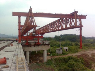 貴州40米T梁架橋機(jī)結(jié)構(gòu)嚴(yán)謹(jǐn)畢節(jié)架橋機(jī)廠家